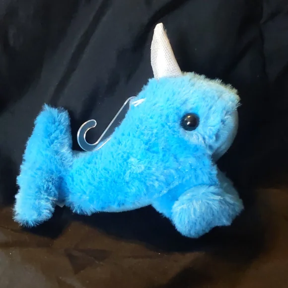 Blue Narwhal Steering Wheel Buddy - Picture 1 of 3